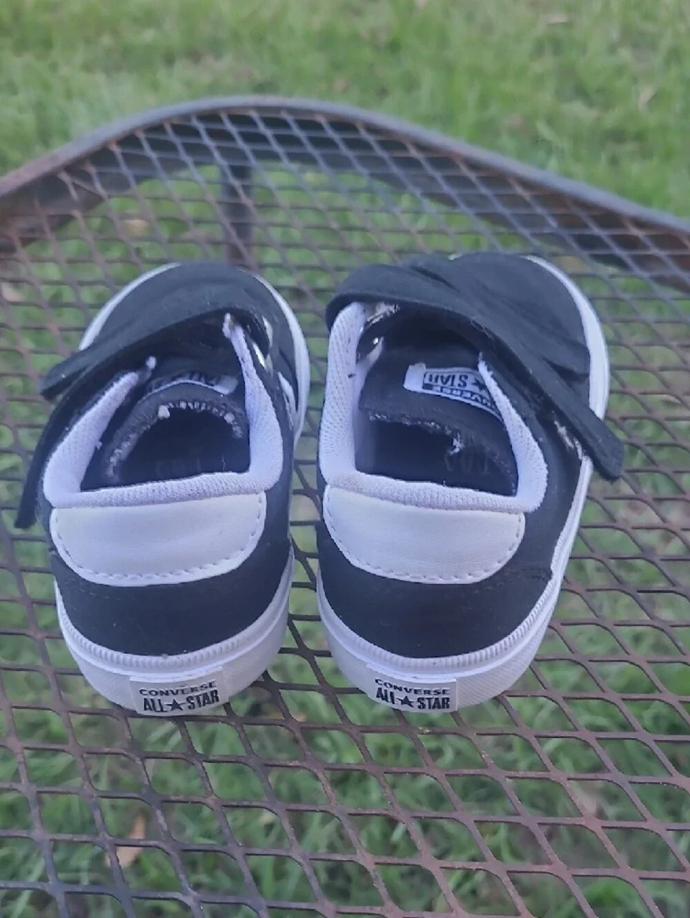 Converse Kids Black & White Velcro Low-Top Sneakers